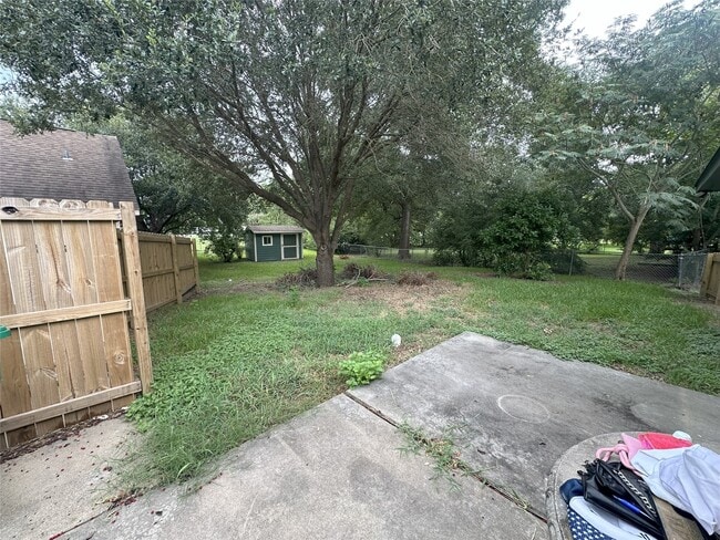 Building Photo - 602 Hillside Dr