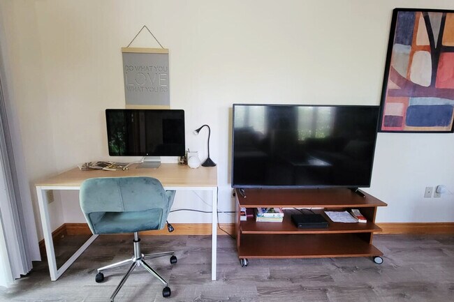 Building Photo - 140 Paquette Cir