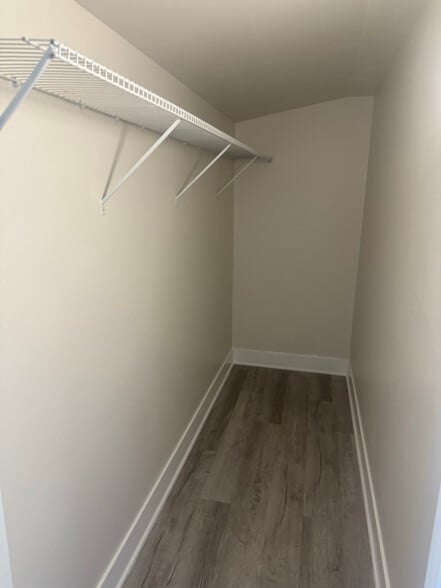 Building Photo - 2242 W 18th Pl