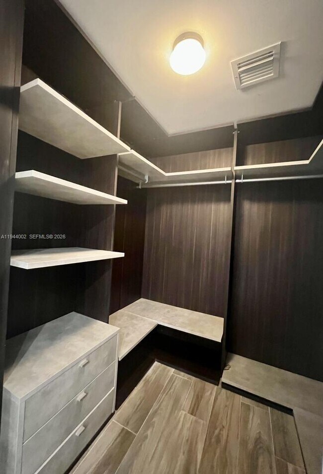 Building Photo - 801 S Miami Ave