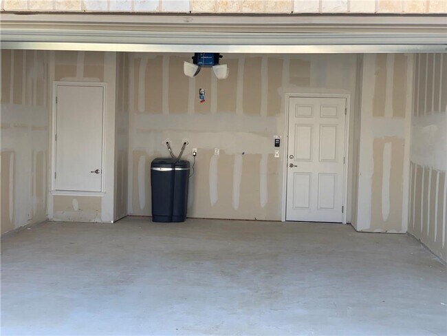 Building Photo - 705 Durness Dr