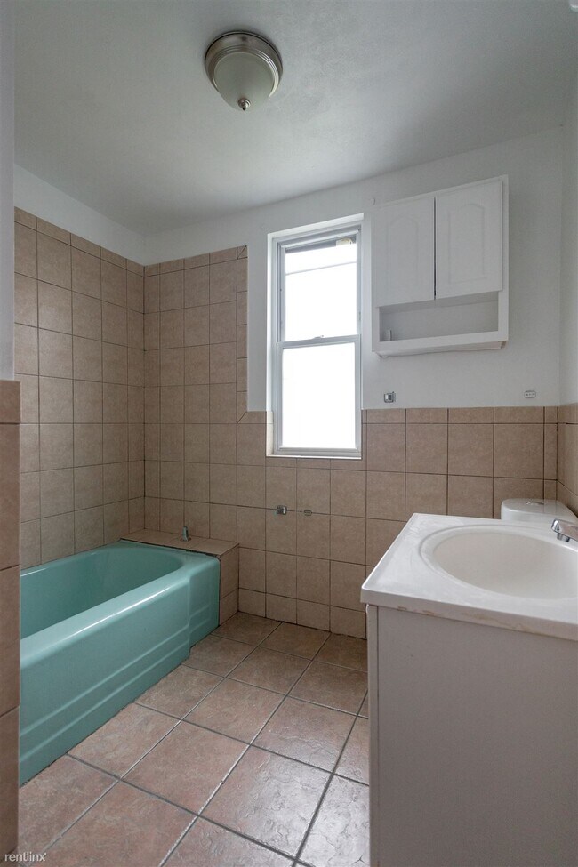 Building Photo - 2 br, 1 bath House - 3080 Goodson St Singl...