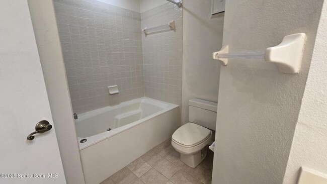 Building Photo - 816 Greenwood Manor Cir