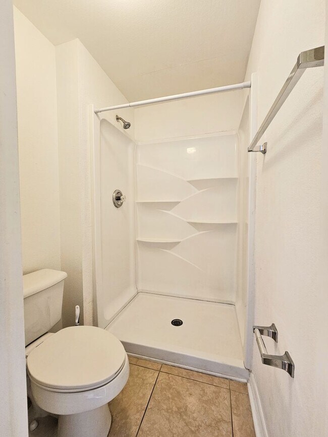 Building Photo - 921 Bristle Cone Ct