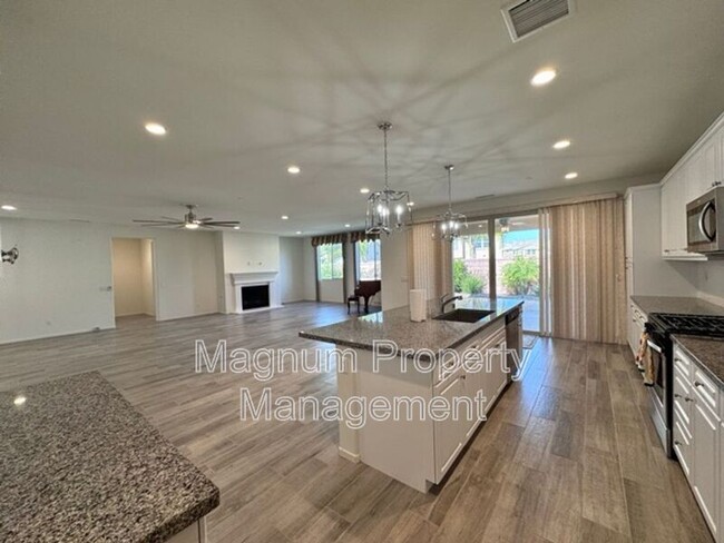 Building Photo - 34913 Limecrest Pl