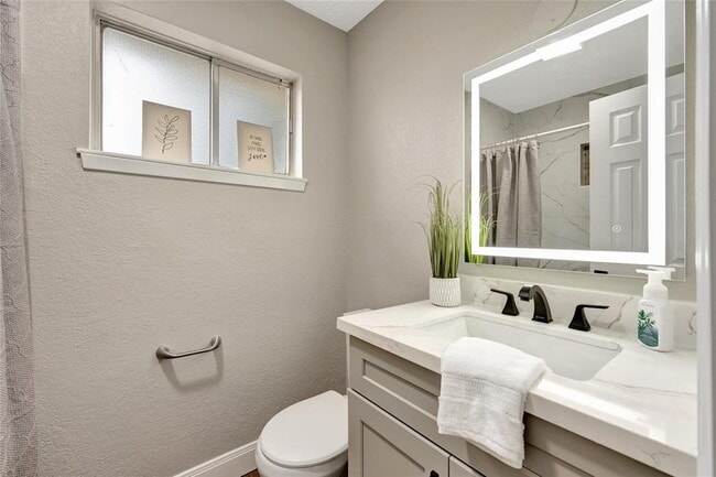 Building Photo - 16634 Bougainvilla Ln
