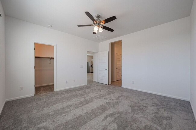 Building Photo - Alamar Living, 4 Bed, 3 Bath Rental!