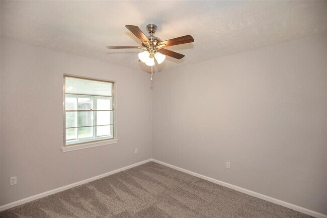 Building Photo - 10214 Tolman St