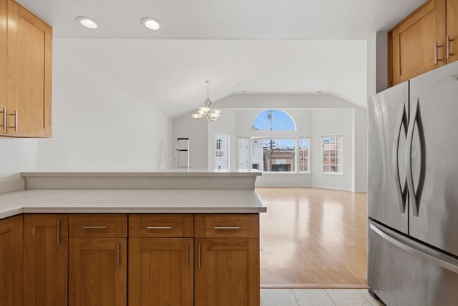 Building Photo - Top-Floor 3BR in Duplex Near BART | Vaulted Ceilings | In-Unit Laundry | Garage Parking