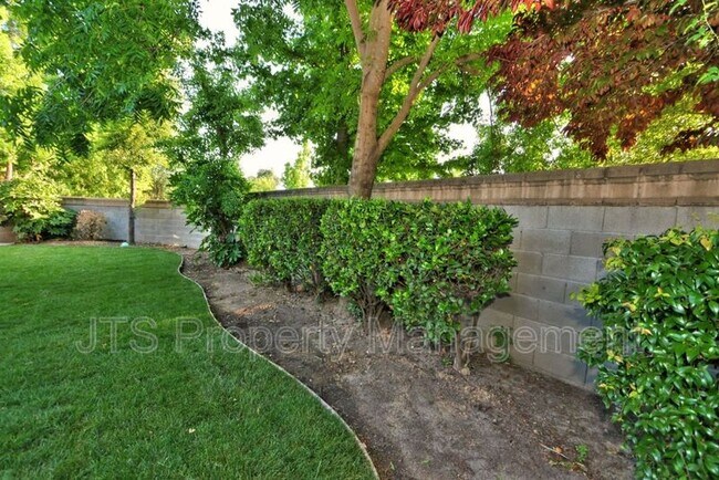 Building Photo - 2040 San Esteban Cir