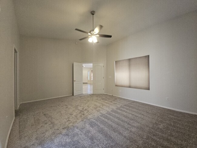 Building Photo - Charming 3-Bedroom Home for Rent in East M...