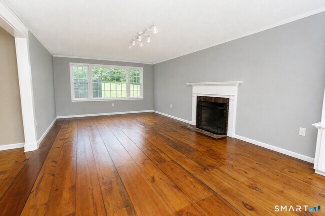 Building Photo - 50 Fox Den Rd