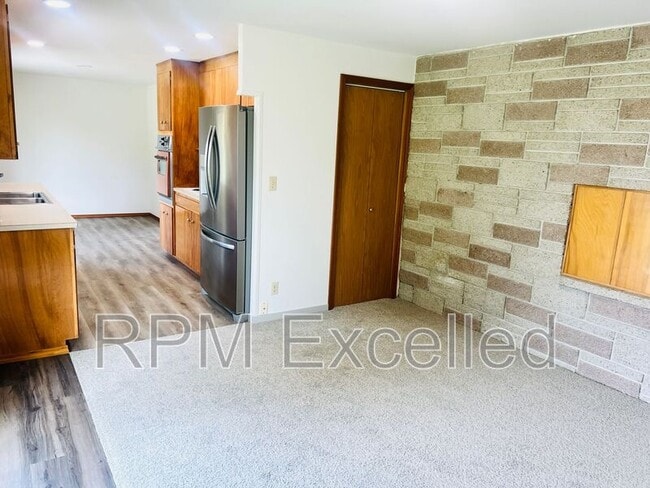 Building Photo - 3808 S 250th St