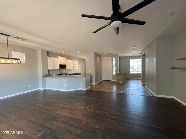 Building Photo - 6729 S Pewter Way