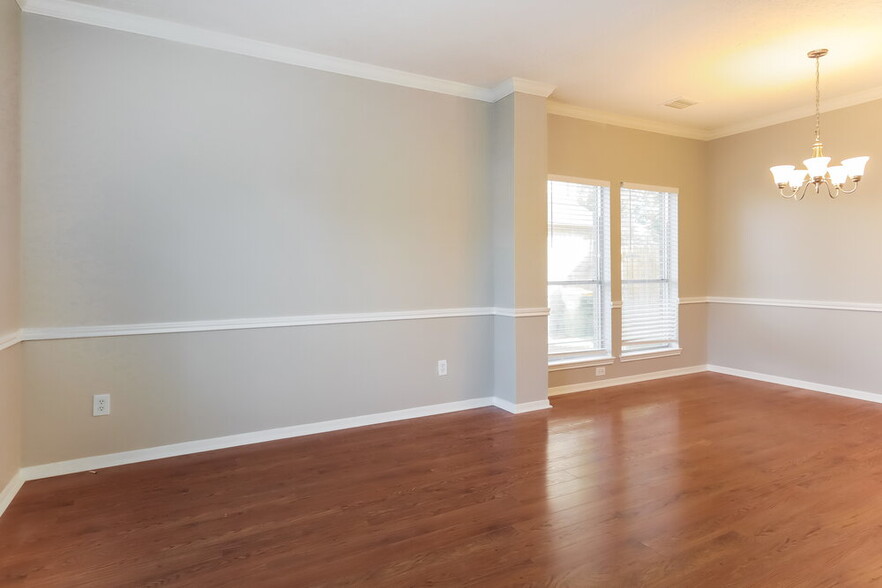 Building Photo - 1207 Chesterwood Dr