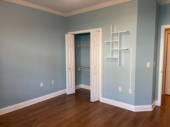 Building Photo - 3804 Thornhill Cir