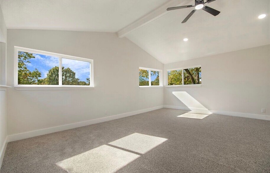 Building Photo - 1212 Willow Glen Dr