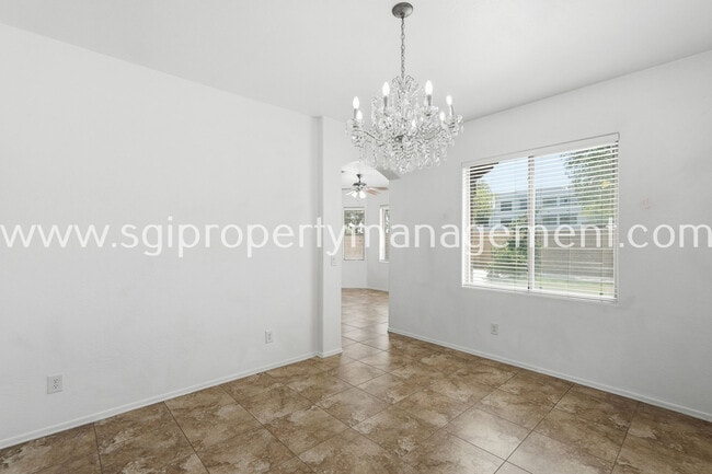 Building Photo - 6827 N 71st Dr