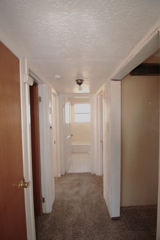Building Photo - MINUTES FROM FORT BLISS!!