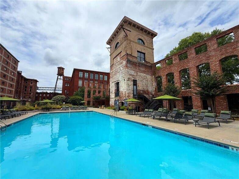 Building Photo - 170 Boulevard NE