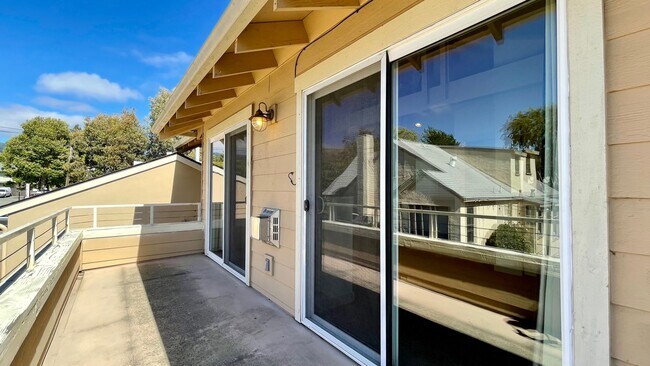 Building Photo - Charming House in a Great Location by Cal Poly with Garage