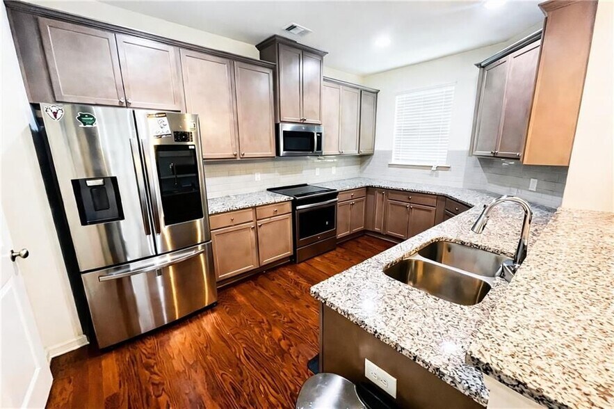 Building Photo - 602 Lofty Ln