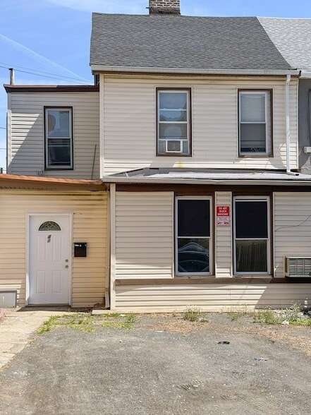 Building Photo - 48 Ravine Ave