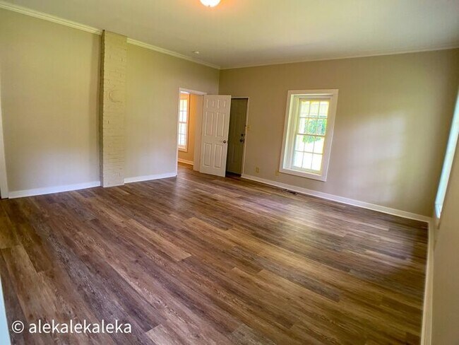 Building Photo - Julian 4 Bedroom, 2 Bathrooms Incredible F...