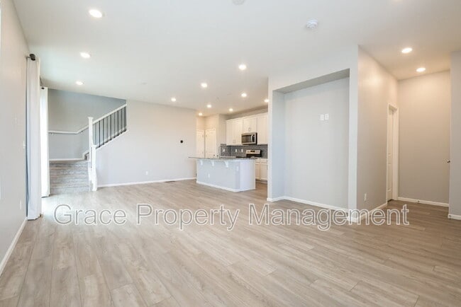 Building Photo - 389 Rodden Dr