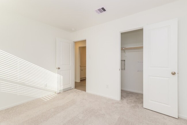 Building Photo - 1536 Crowson Rdg