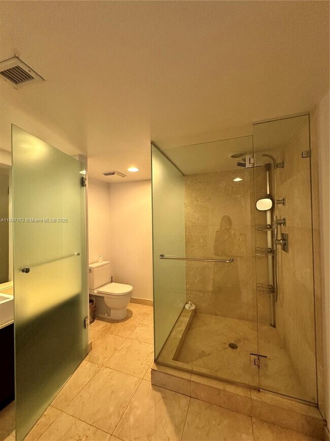 Building Photo - 200 Sunny Isles Blvd