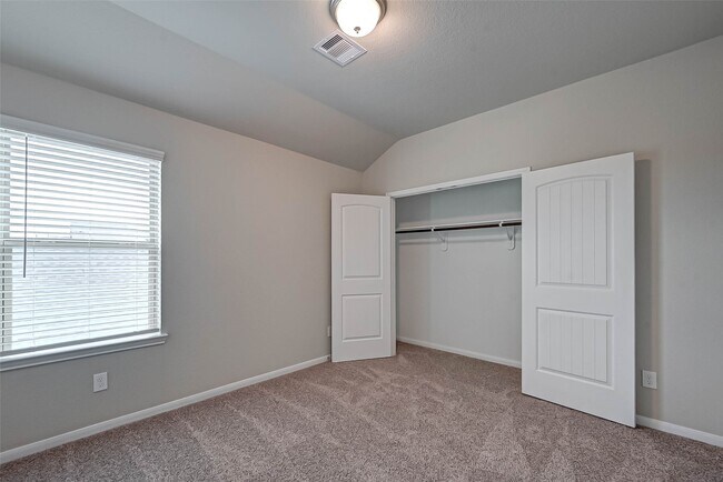 Building Photo - 21450 Holly Heights Rd