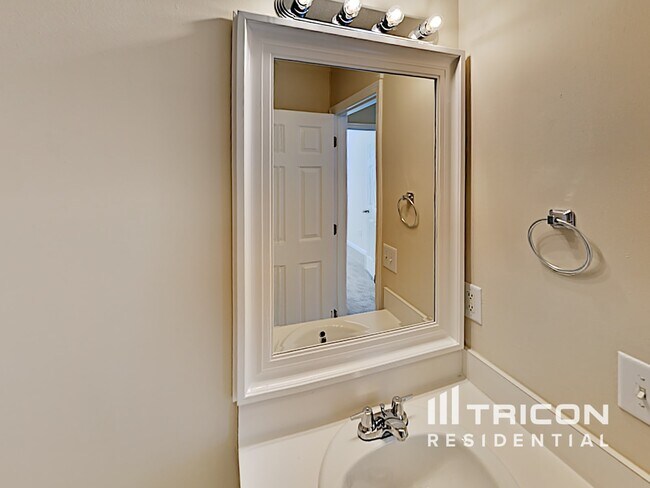 Building Photo - 102 Providence Run