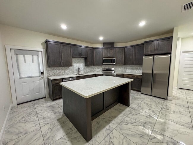 Building Photo - 1421 Eagles Ln