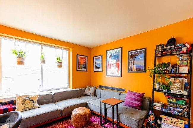 Building Photo - 420 16th St SE