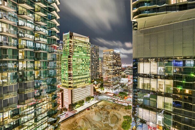Building Photo - 801 S Miami Ave