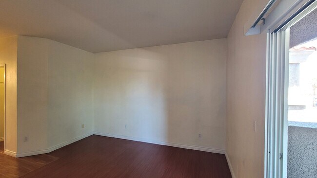 Building Photo - 5525 W Flamingo Rd