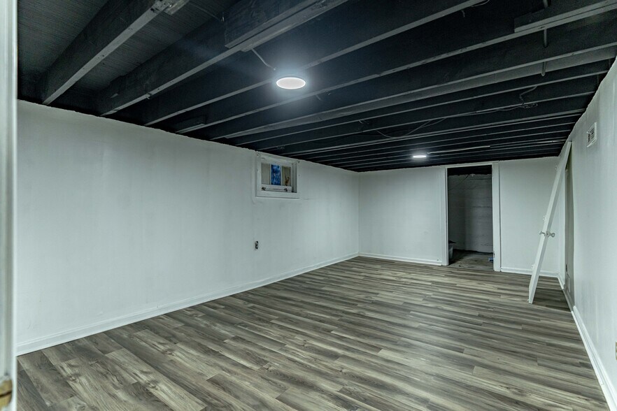 Building Photo - 2416 Sherry Rd