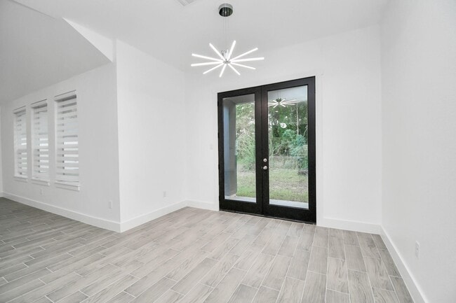 Building Photo - 517 Lovers Ln