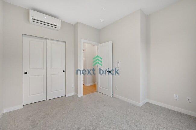 Building Photo - Spacious 3-Bedroom Townhouse Retreat with 3 Full Baths in Bothell - 1,551 Sq. Ft. of Modern Comfort!