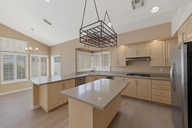 Building Photo - 8133 Horizon Lake Dr