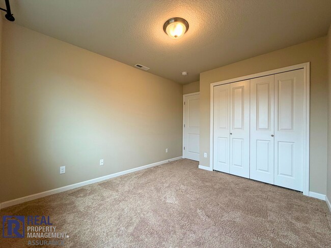 Building Photo - 15584 SW Thrush Ln