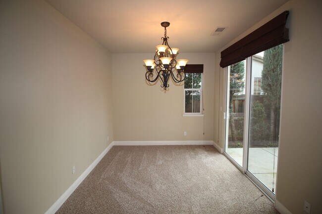 Building Photo - 3856 Heritage Ave