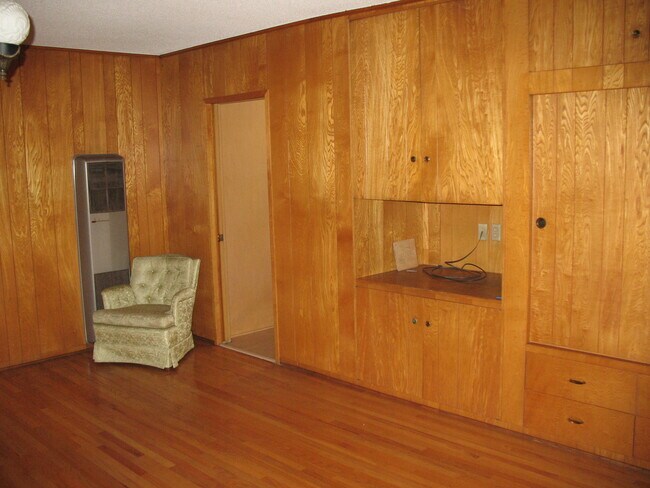 Building Photo - 3121 W Wyoming Ave