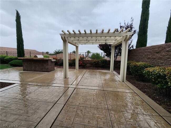 Building Photo - 2713 Cyrano St