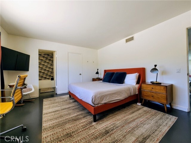 Building Photo - 2499 S Palm Canyon Dr