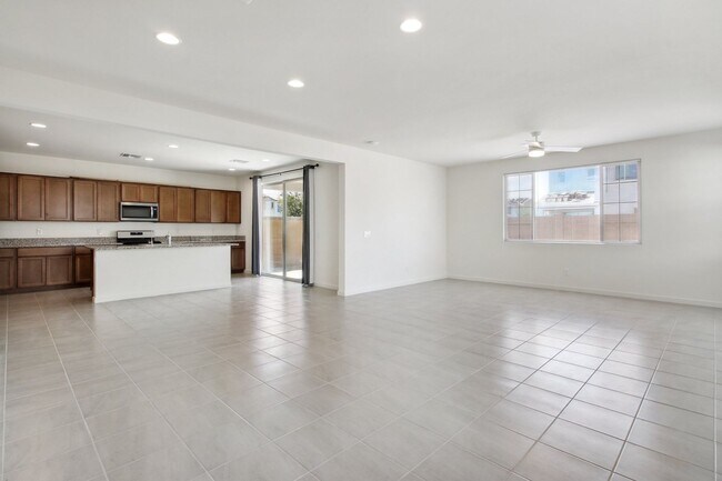 Building Photo - 21283 E Swan Dr