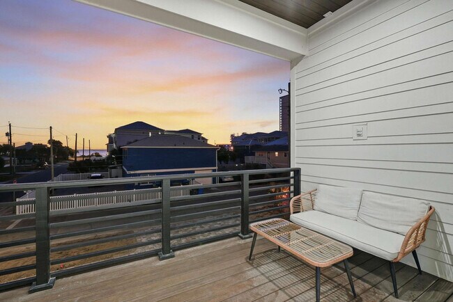 Building Photo - 14300 Millcole Ave