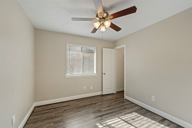 Building Photo - 119 Wood Hollow Dr