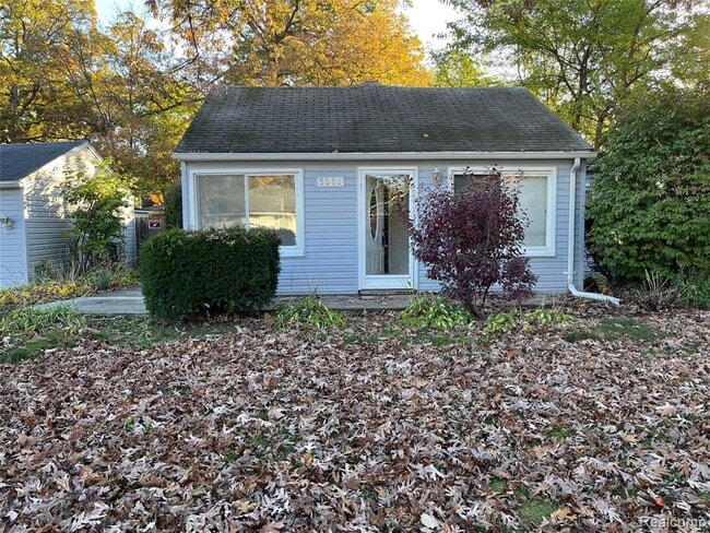 Primary Photo - 5868 N Linville St